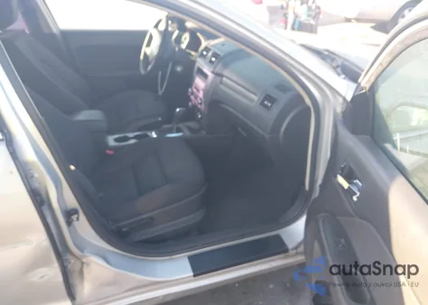 2010 Ford Fusion Se z USA, uszkodzony, nr VIN 3FAHP0HA1AR100952